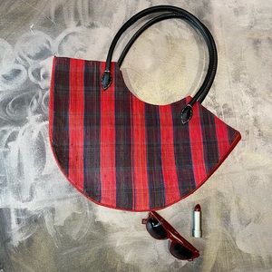 Vintage woven beach market tote in red & black